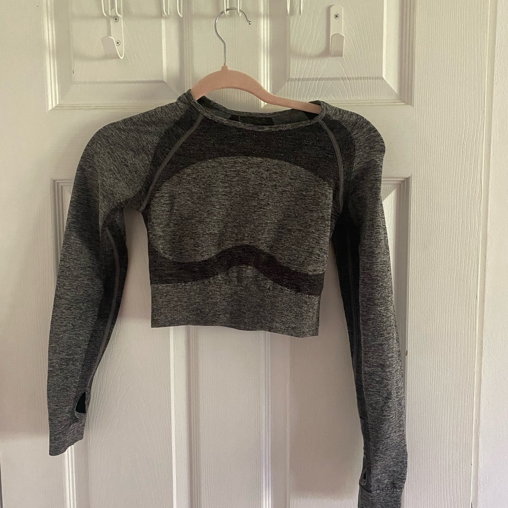 Cropped Athletic Shirt